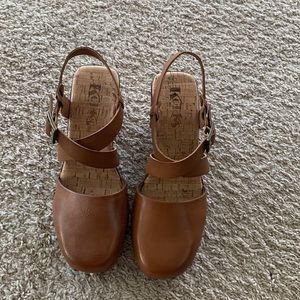Size 7 kork ease clogs